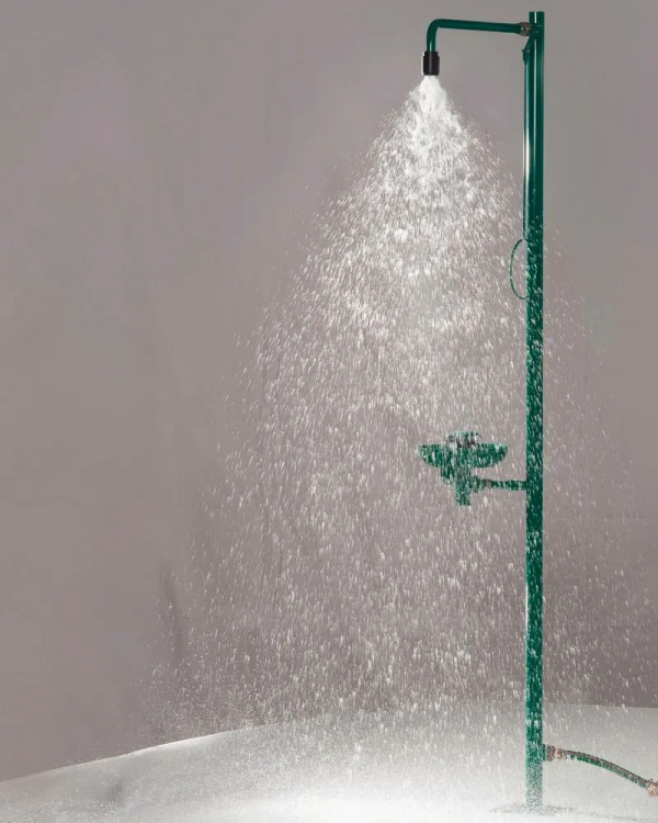 Nooddouche met oogdouche met opvangbakje van kunststof, groen, vloermontage, BR 837085/75 liter